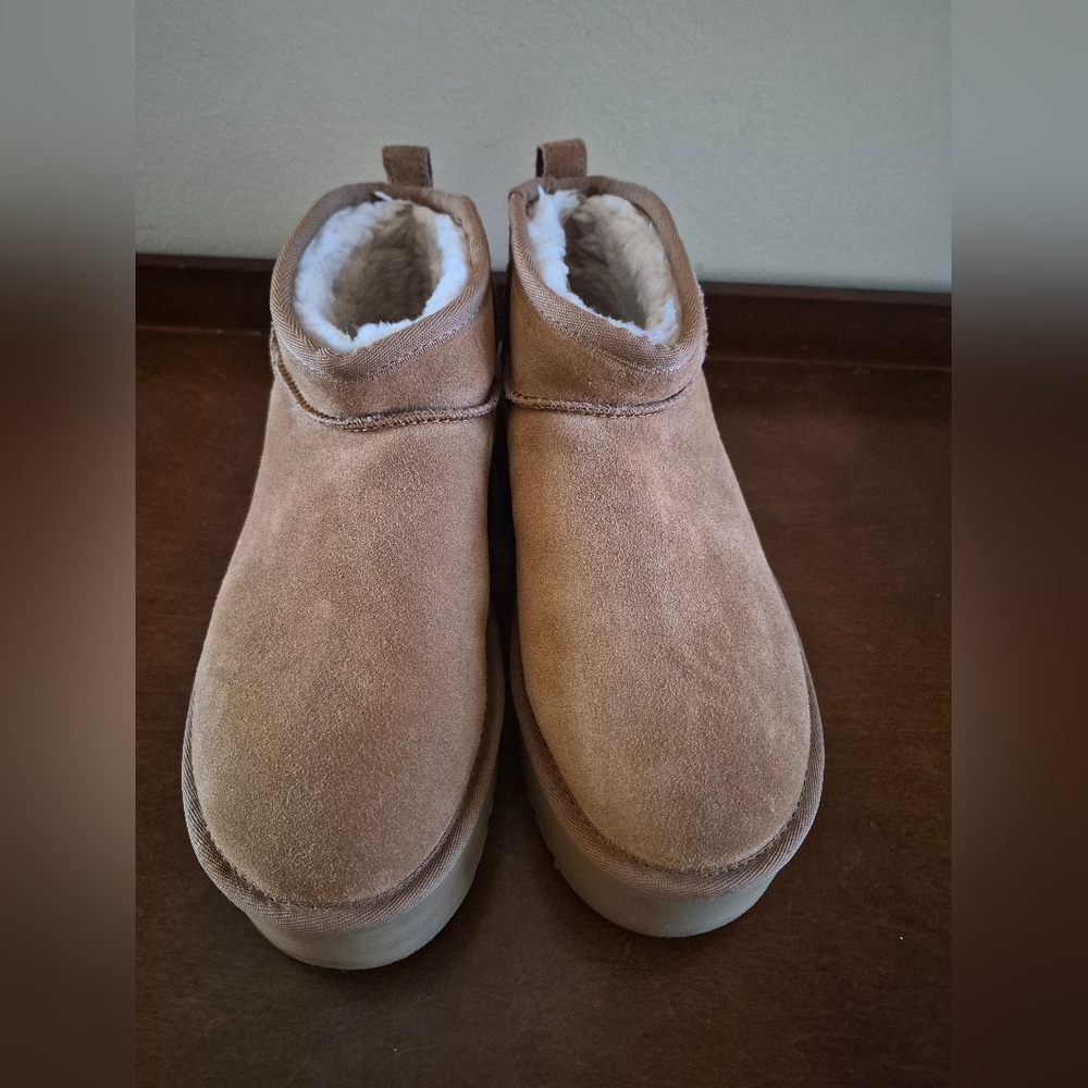 UGG Ultra Mini Platform - Picture 2 of 6